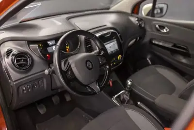 Renault Captur 2015 - 13900 EUR, 68386 km - AUTO.MOTO.pt - 68386km - foto 19 de 20