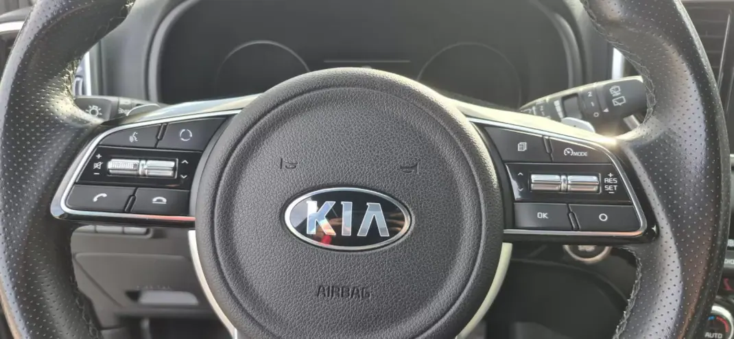 Kia Sportage 2020 - 20000 EUR, 99000 km - AUTO.MOTO.pt - 99000km - foto 13 de 28