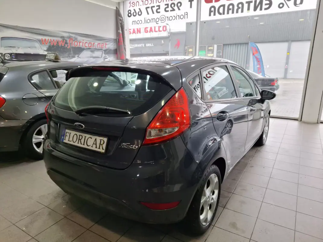 Ford Fiesta 2012 - 6900 EUR, 163718 km - AUTO.MOTO.pt - 163718km - foto 22 de 24