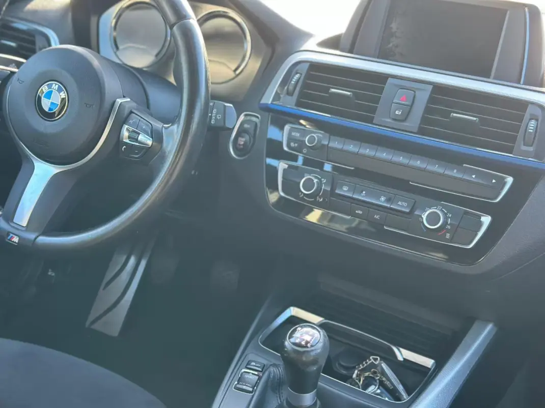 BMW 116 2018 - 20990 EUR, 150000 km - AUTO.MOTO.pt - 150000km - foto 16 de 17