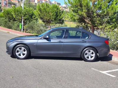BMW 320 2013 - 15980 EUR, 161500 km - AUTO.MOTO.pt - 161500km - foto 12 de 38