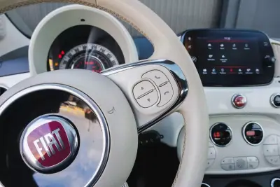 Fiat 500 2021 - 9999 EUR, 108000 km - AUTO.MOTO.pt - 108000km - foto 24 de 28