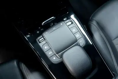 Mercedes-Benz CLA 180 2023 - 29950 EUR, 70000 km - AUTO.MOTO.pt - 70000km - foto 41 de 43