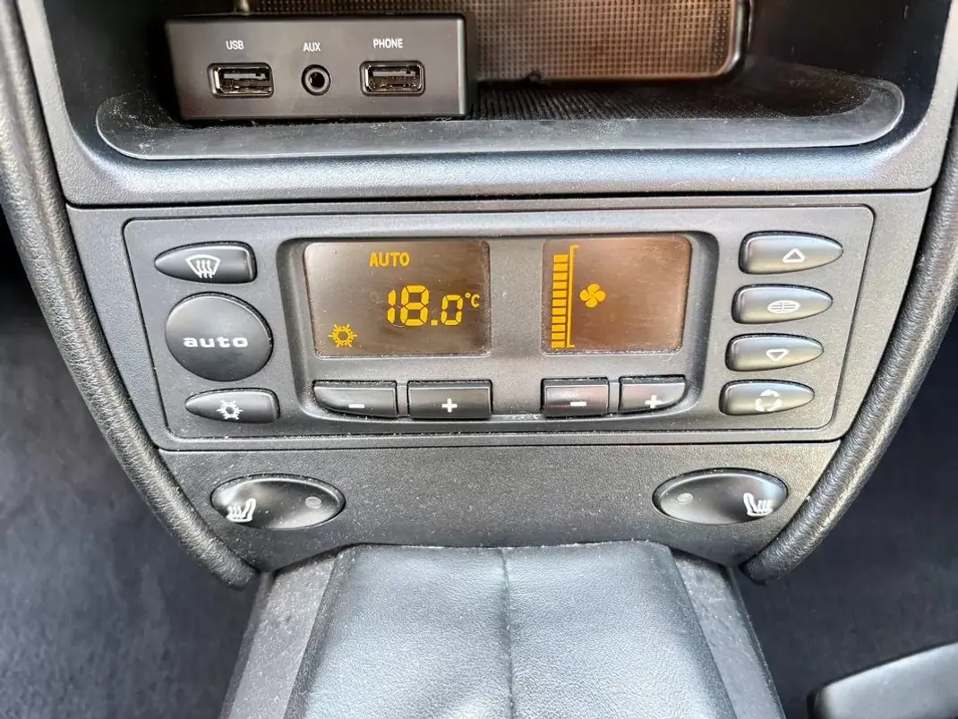 Porsche 911 2002 - 44900 EUR, 120127 km - AUTO.MOTO.pt - 120127km - foto 20 de 23