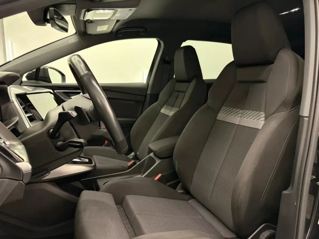 Audi Q4 e-tron 2021 - 25500 EUR, 157000 km - AUTO.MOTO.pt - 157000km - foto 14 de 18
