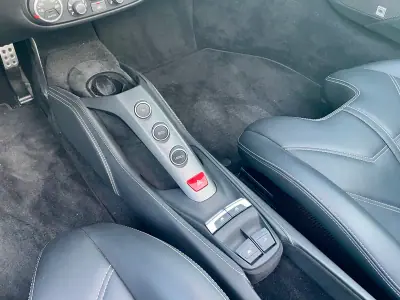 Ferrari 488 2017 - 299750 EUR, 26250 km - AUTO.MOTO.pt - 26250km - foto 24 de 26