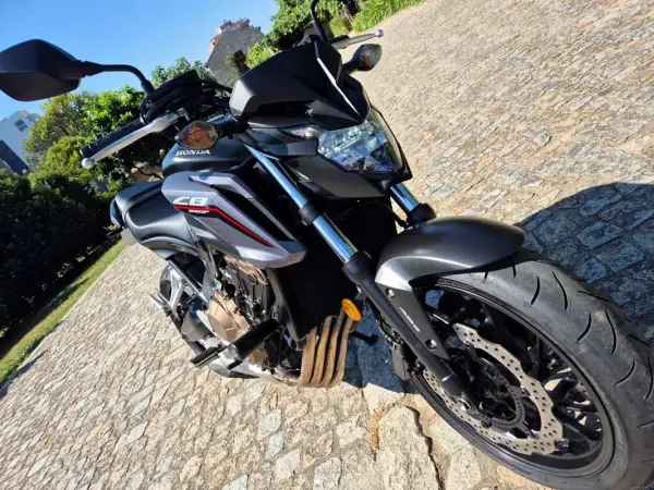 Honda CB 1000R 2017 - 5990 EUR, 25000 km - AUTO.MOTO.pt - 25000km - foto 6 de 24