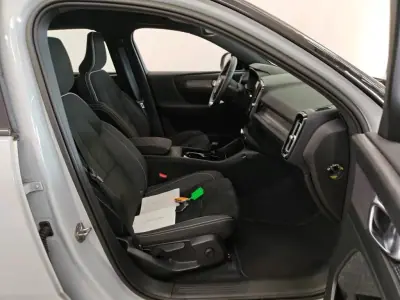 Volvo XC 40 2022 - 30900 EUR, 87733 km - 87733km - foto 7 de 9
