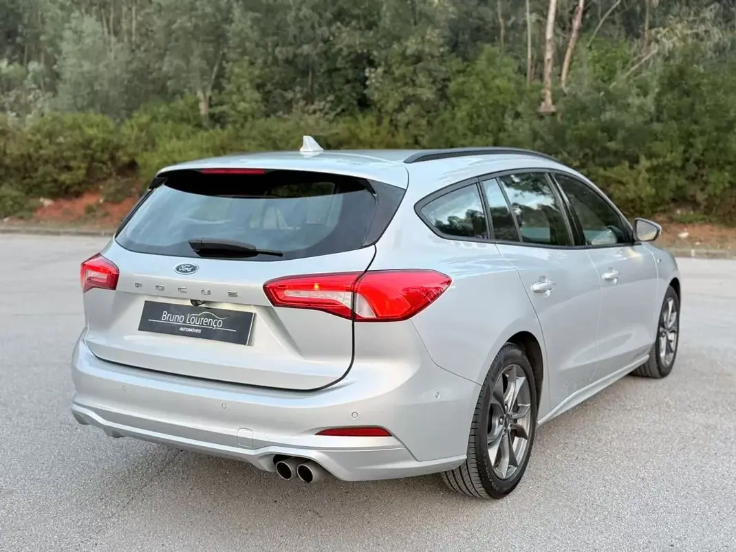 Ford Focus SW 2021 - 14900 EUR, 128000 km - AUTO.MOTO.pt - 128000km - foto 5 de 18