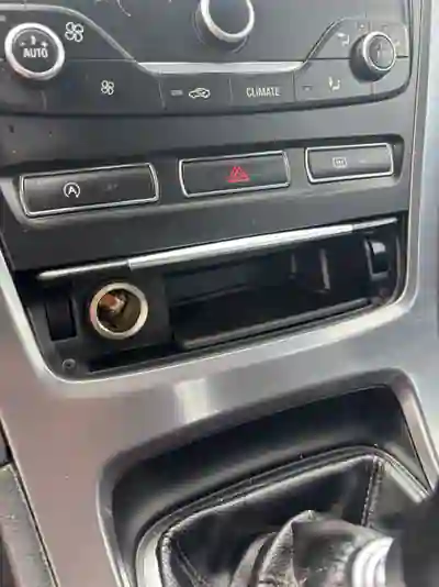 Ford Mondeo 2014 - 7490 EUR, 195600 km - AUTO.MOTO.pt - 195600km - foto 12 de 14