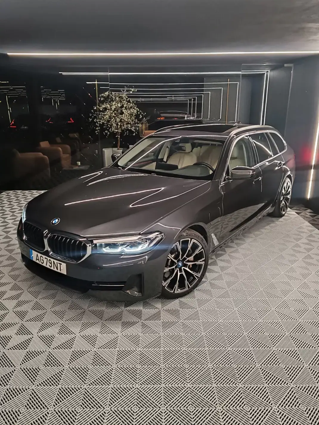 BMW 530 2021 - 30750 EUR, 109480 km - AUTO.MOTO.pt - 109480km - foto 1 de 22