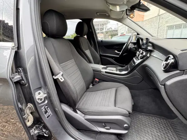 Mercedes-Benz GLC 300 2021 - 35900 EUR, 157354 km - AUTO.MOTO.pt - 157354km - foto 22 de 22
