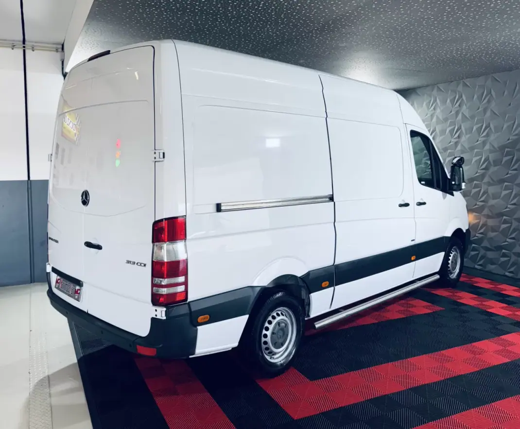 Mercedes-Benz Sprinter 2015 - 15990 EUR, 231751 km - 231751km - foto 2 de 32