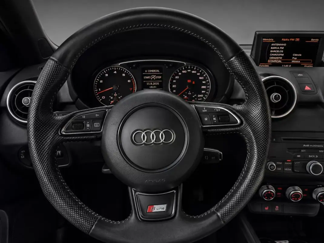 Audi A1 Sportback 2013 - 10900 EUR, 138900 km - 138900km - foto 10 de 24