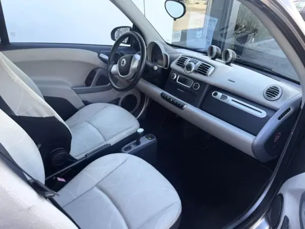 Smart Fortwo Cabrio 2011 - 8900 EUR, 129245 km - AUTO.MOTO.pt - 129245km - foto 5 de 29