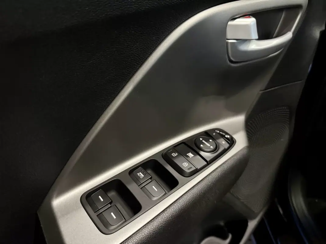 Kia Niro 2020 - 17490 EUR, 168000 km - AUTO.MOTO.pt - 168000km - foto 13 de 21