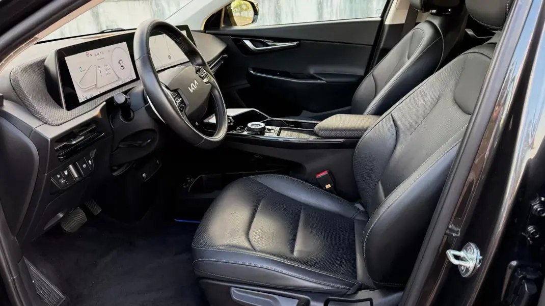 Kia EV6 2022 - 25900 EUR, 146000 km - AUTO.MOTO.pt - 146000km - foto 6 de 22