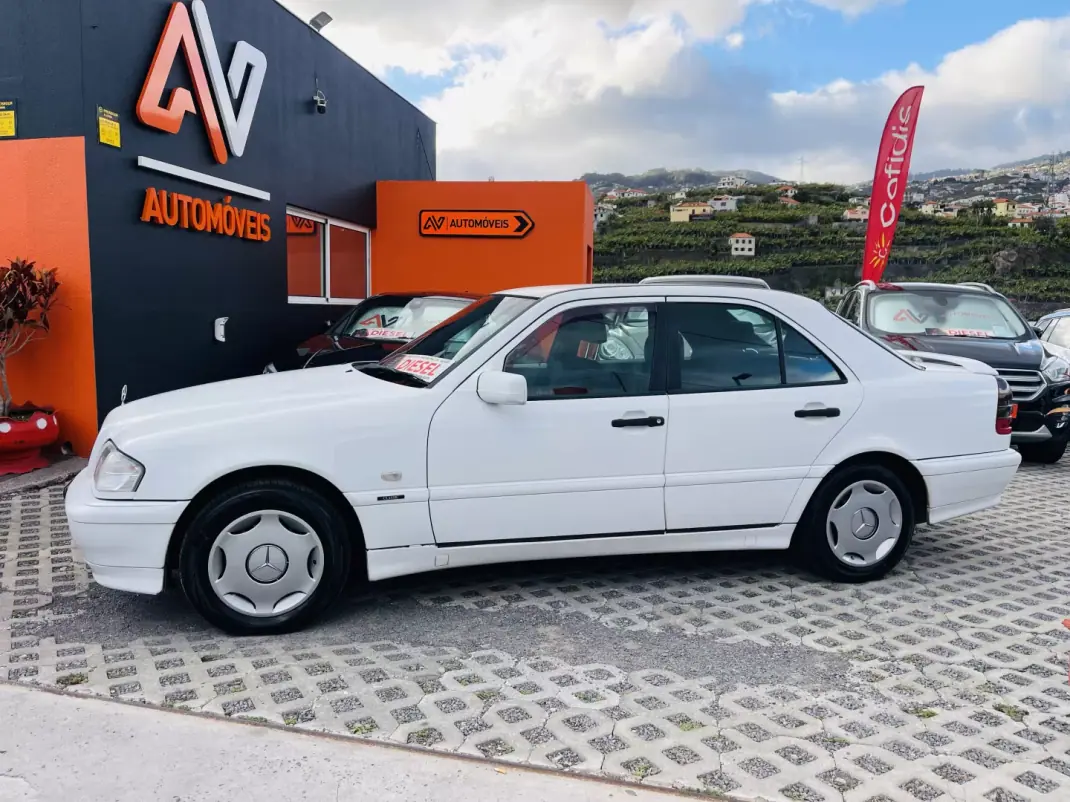 Mercedes-Benz C 200 1998 - 4500 EUR, 363710 km - AUTO.MOTO.pt - 363710km - foto 4 de 12