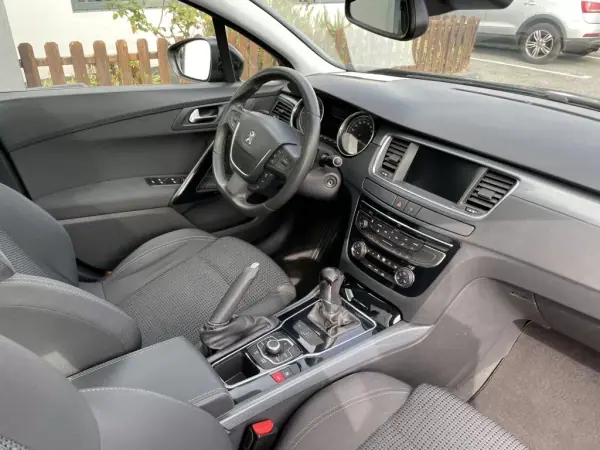 Peugeot 508 SW 2013 - 9900 EUR, 227000 km - AUTO.MOTO.pt - 227000km - foto 8 de 12