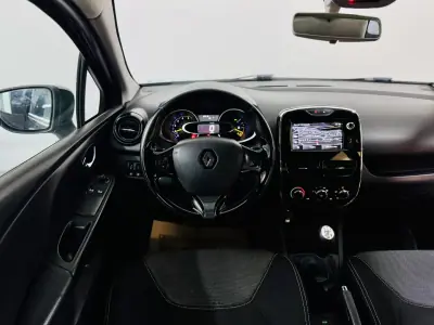 Renault Clio 2012 - 5750 EUR, 228000 km - AUTO.MOTO.pt - 228000km - foto 20 de 44