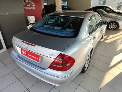 Mercedes-Benz E 220 2003 - 5500 EUR, 500000 km - AUTO.MOTO.pt - 500000km - foto 12 de 37