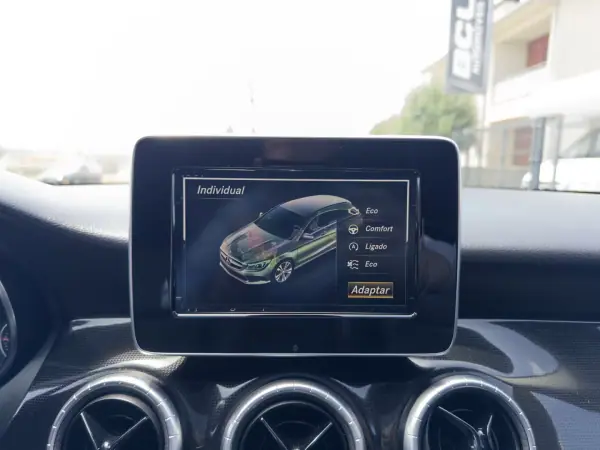 Mercedes-Benz CLA 180 2017 - 17500 EUR, 206000 km - AUTO.MOTO.pt - 206000km - foto 48 de 51
