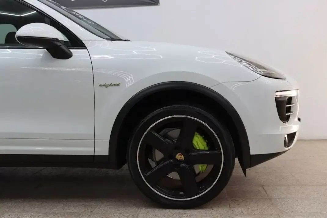 Porsche Cayenne 2015 - 41900 EUR, 140000 km - 140000km - foto 8 de 32