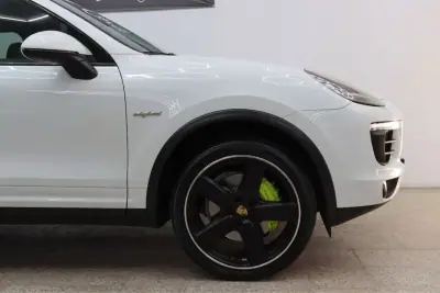 Porsche Cayenne 2015 - 41900 EUR, 140000 km - 140000km - foto 8 de 32