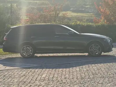 Mercedes-Benz E 300 2020 - 32899 EUR, 142500 km - AUTO.MOTO.pt - 142500km - foto 31 de 33