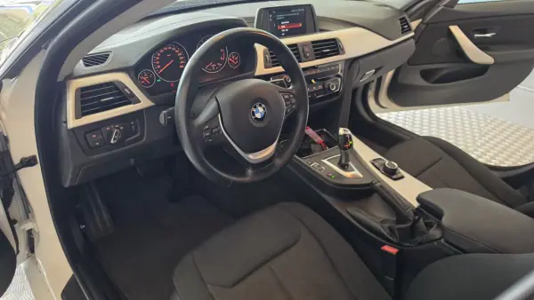 BMW 418 Gran Coupé 2019 - 20900 EUR, 175008 km - AUTO.MOTO.pt - 175008km - foto 39 de 50
