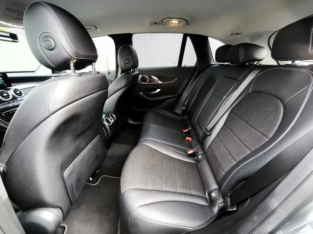 Mercedes-Benz GLC 300 2020 - 36950 EUR, 97454 km - AUTO.MOTO.pt - 97454km - foto 6 de 42