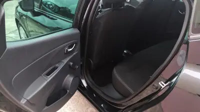 Renault Clio 2017 - 9950 EUR, 77000 km - 77000km - foto 17 de 35