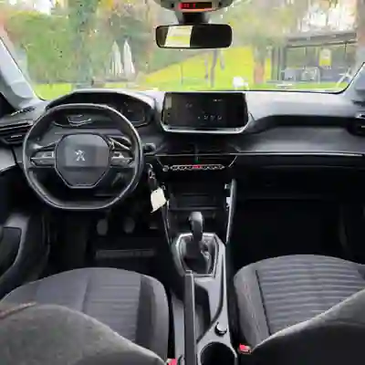 Peugeot 208 2022 - 13990 EUR, 50 km - AUTO.MOTO.pt - 50km - foto 4 de 14