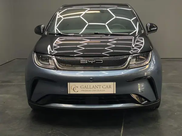 BYD Dolphin 60.4 kWh Design 2024 Electric — 1 400 km BYD Dolphin 60.4 kWh Design 2024 Electric