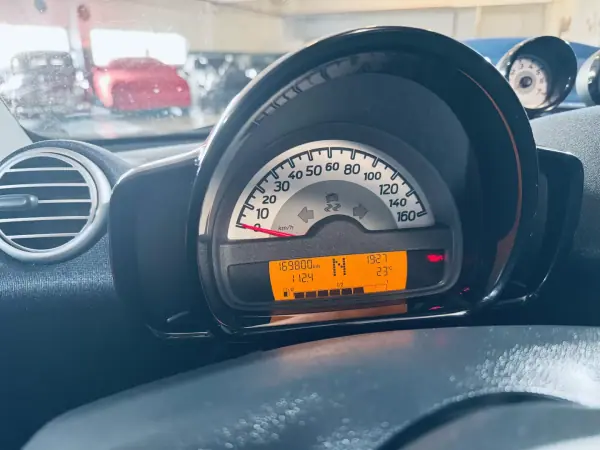 Smart ForTwo Coupé 2011 - 5990 EUR, 169800 km - AUTO.MOTO.pt - 169800km - foto 30 de 33