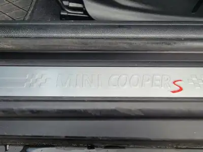 MINI Cooper 2015 - 20990 EUR, 182000 km - AUTO.MOTO.pt - 182000km - foto 31 de 33