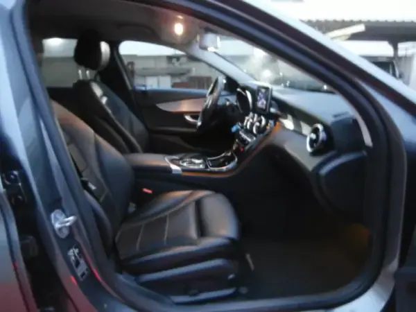 Mercedes-Benz C 180 2017 - 24900 EUR, 141265 km - AUTO.MOTO.pt - 141265km - foto 34 de 40