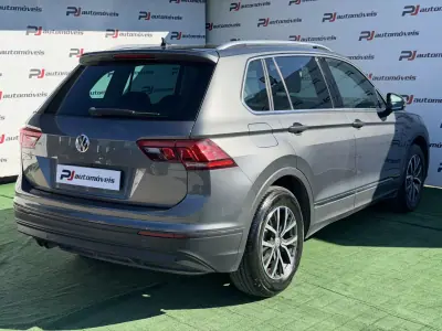 Volkswagen Tiguan 2018 - 18750 EUR, 170392 km - AUTO.MOTO.pt - 170392km - foto 8 de 21
