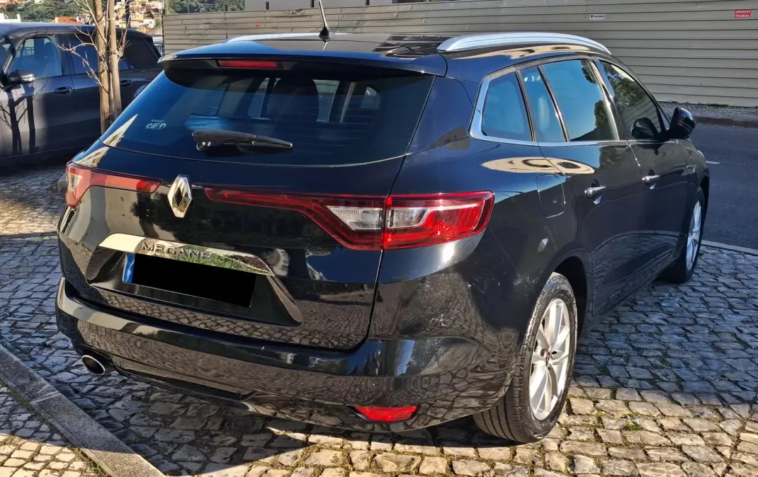 Renault Mégane Sport Tourer 2017 - 11500 EUR, 150000 km - AUTO.MOTO.pt - 150000km - foto 6 de 20