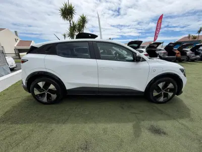 Renault Mégane E-Tech 2022 - 26490 EUR, 8860 km - 8860km - foto 6 de 16
