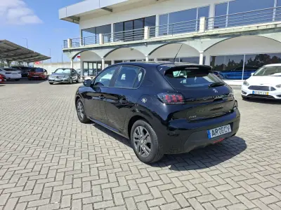 Peugeot 208 2022 - 13850 EUR, 75000 km - AUTO.MOTO.pt - 75000km - foto 8 de 28