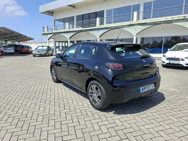 Peugeot 208 2022 - 13850 EUR, 75000 km - AUTO.MOTO.pt - 75000km - foto 8 de 28