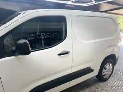 Citroën Berlingo 1.5 Bluehdi M 102cv 2020 - 11900 EUR, 155500 km - AUTO.MOTO.pt - 155500km - foto 5 de 15