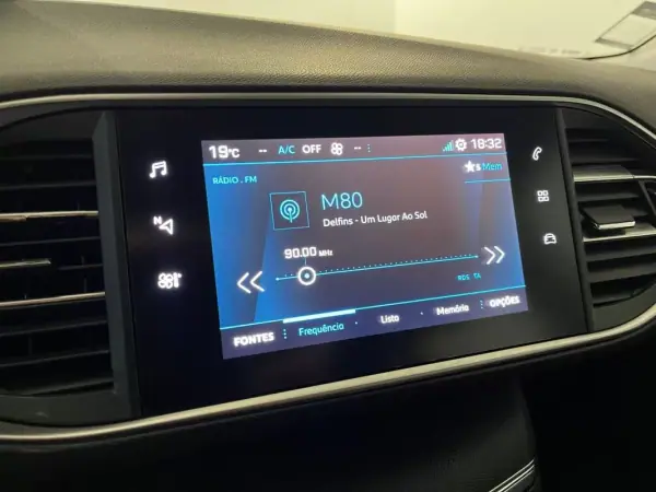 Peugeot 308 2019 - 11250 EUR, 107000 km - AUTO.MOTO.pt - 107000km - foto 21 de 27
