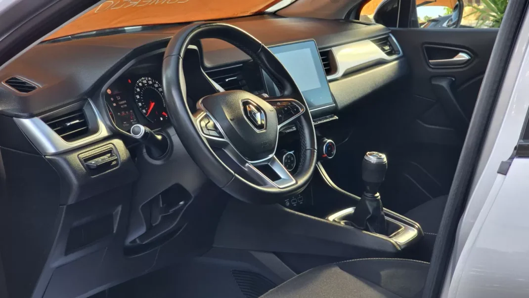 Renault Captur 2020 - 16000 EUR, 75000 km - AUTO.MOTO.pt - 75000km - foto 14 de 21