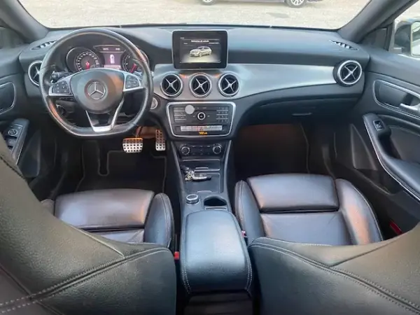 Mercedes-Benz CLA 200 2017 - 22990 EUR, 145650 km - AUTO.MOTO.pt - 145650km - foto 14 de 20