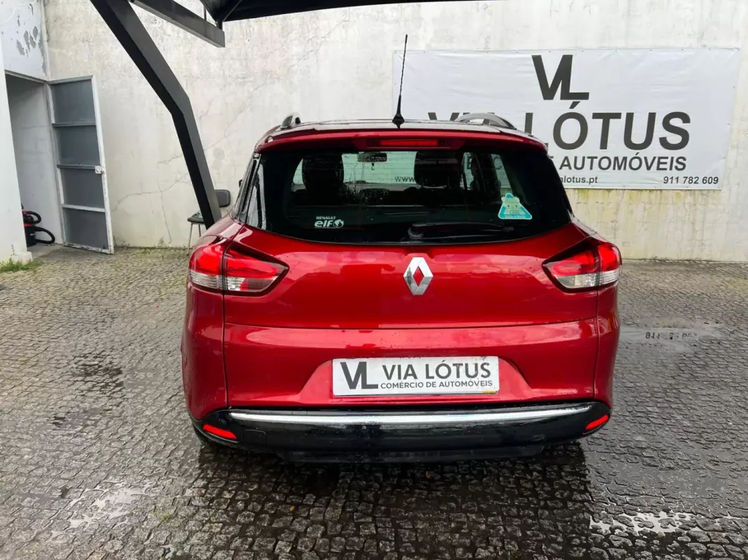 Renault Clio Break 2013 - 8000 EUR, 258800 km - AUTO.MOTO.pt - 258800km - foto 6 de 11