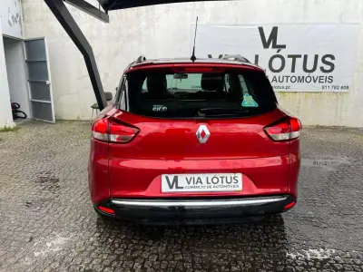 Renault Clio Break 2013 - 8000 EUR, 258800 km - AUTO.MOTO.pt - 258800km - foto 6 de 11