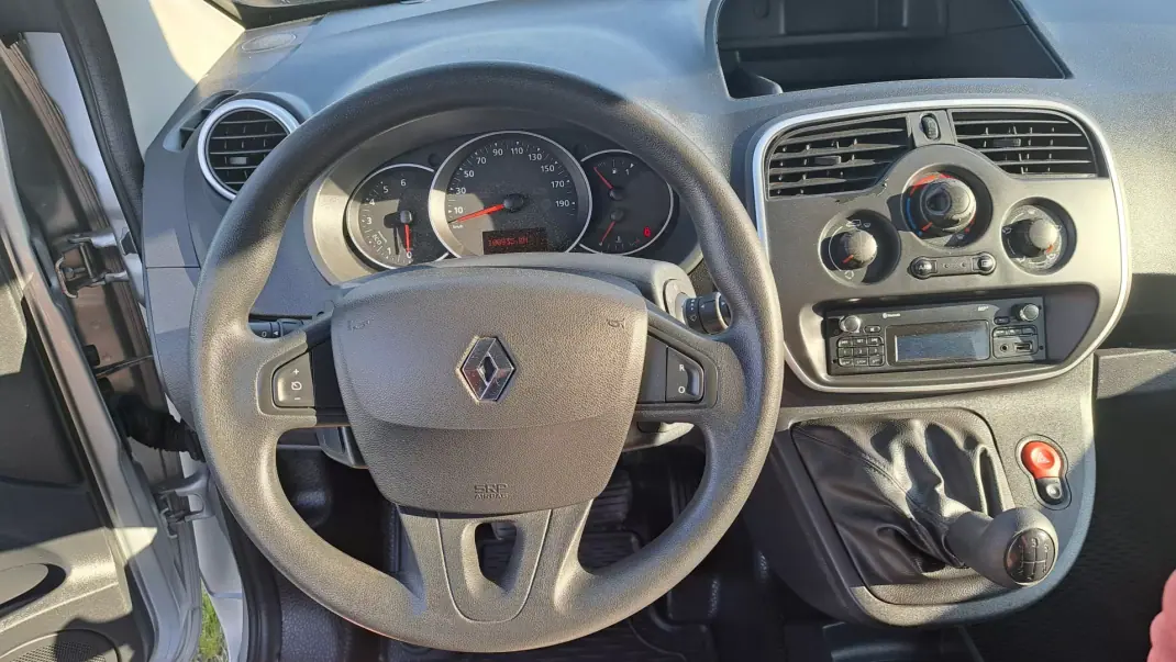 Renault 2019 - 19900 EUR, 100835 km - AUTO.MOTO.pt - 100835km - foto 16 de 28