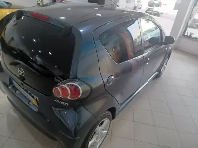 Toyota Aygo 2011 - 6790 EUR, 110561 km - AUTO.MOTO.pt - 110561km - foto 8 de 33